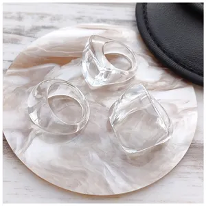 2023 pabrik grosir perhiasan bergaya transparan akrilik Chunky cincin resin persegi untuk wanita Thumb Dainty asetat cincin cets