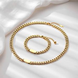 Conjuntos de Joyería de Moda para Mujer, Collar y Pulsera de Acero Inoxidable Hipoalergénico con Baño de Oro PVD de 14k y 18k, Resistentes al Deslustre - Product Image 1