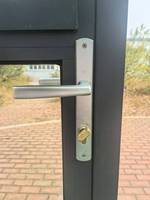 Porte en aluminium à rupture de pont thermique, ouverture extérieure, style minimaliste moderne, double vitrage en verre trempé, insonorisée et étanche, pour balcon de villa