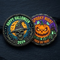 Pièces de défi lumineuses en métal en émail souple, en alliage de zinc, personnalisées en usine, avec pigment phosphorescent, souvenirs de fête d'Halloween, en gros