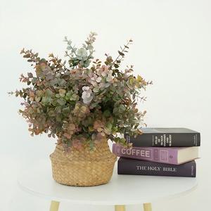 Arreglo Floral <span class=keywords><strong>Artificial</strong></span> de <span class=keywords><strong>Eucalipto</strong></span>, Ramo de <span class=keywords><strong>Eucalipto</strong></span> <span class=keywords><strong>Artificial</strong></span> de PVC con Borde Rosa Suave, Hojas Redondas Otoñales para Decoración de Escritorio - Product Image 1