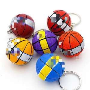 Porte-clés de basket-ball 3D en gros Maillot de joueurs de l'équipe américaine Porte-clés de basket-ball en PVC souple Porte-clés avec basket-ball en caoutchouc 3D - Product Image 2