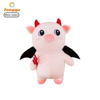 Juguete de peluche de cerdo de pie con cuernos de diablo rojos al por mayor, cerdito de peluche ruborizado, regalo creativo para bodas, regalos de peluche para fiestas de cumpleaños de bebés