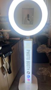 Cabine Photo Métallique Facile à Installer avec Anneau Lumineux RGB Rotatif, Machine Photobooth Portable pour Fêtes, <span class=keywords><strong>Selfie</strong></span> Pro, iPad Photo Booth - Product Image 5