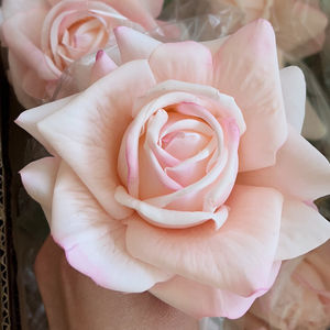 Ramos de flores artificiales para boda, venta al por mayor de <span class=keywords><strong>rosas</strong></span> rojas artificiales para decoración de boda - Product Image 3