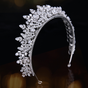 <span class=keywords><strong>Diadème</strong></span> de mariée multicouche fait main en forme de feuille, <span class=keywords><strong>avec</strong></span> zircone cubique de grade 5A, en alliage plaqué argent brillant, couronne de <span class=keywords><strong>mariage</strong></span> pour la mariée - Product Image 4