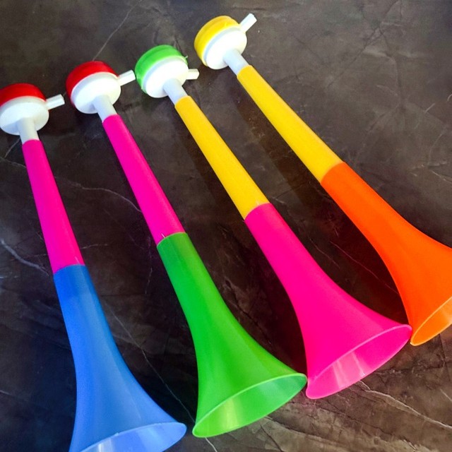 Collapsible Stadium Horn Noise Maker Loud Sound Soccer Horn Noisemakers for Graduation Games School Sports Party Supplies