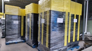 Cajas de contenedores de transporte de plástico multifunción apilables de alta resistencia portátiles de 40L con asa - Product Image 4