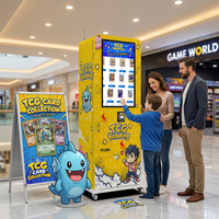 Grand écran publicitaire intelligent sur mesure pour distributeur automatique de cartes à collectionner (TCG) avec lecteur de cartes pour la vente de paquets et boîtes de cartes