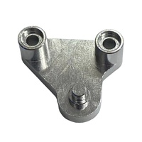 Support de connexion triangulaire en acier inoxydable usiné CNC de haute précision avec deux trous de fixation