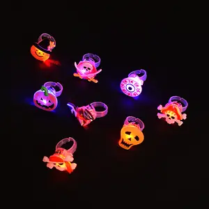 Sevinç cadılar bayramı parlayan parmak ışık LED çok tarzı gece ışıklı bilezik çocuk parlaklık halka oyuncaklar