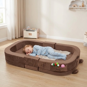 Sofá de suelo convertible 2 en 1 con forma de oso y cama de viaje para niños pequeños con correas para los hombros y funda de terciopelo extraíble y lavable - Product Image 3