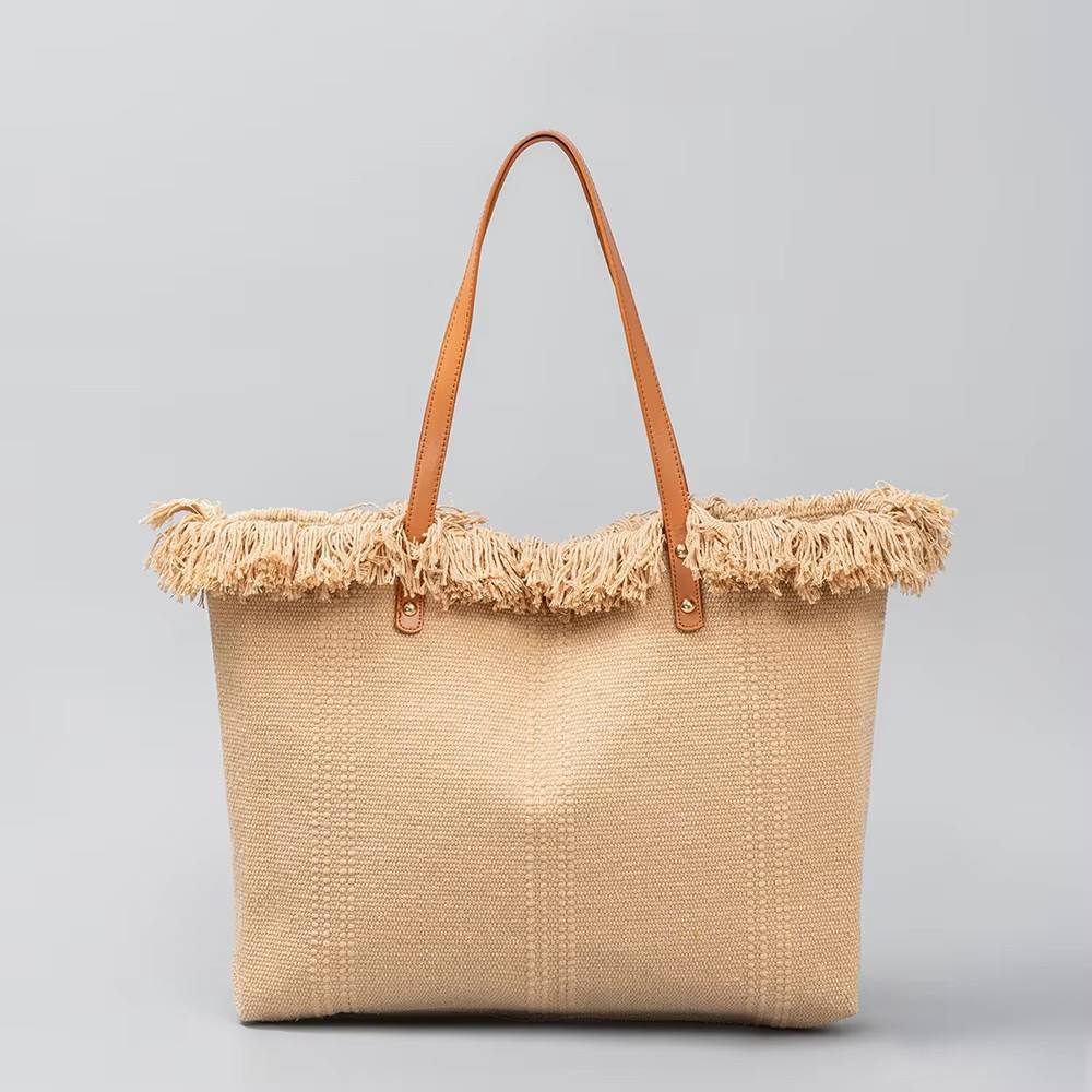 น้ำตาลอ่อน