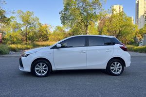 Toyota <span class=keywords><strong>Yaris</strong></span> S L Usata del 2017 in Ottime Condizioni con Telecamera Posteriore, 5 Posti, Berlina, Cambio Automatico, Pneumatici R15, Guida a Sinistra - Product Image 4