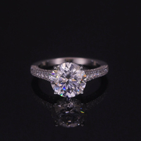 Bague de fiançailles solitaire à quatre griffes en argent sterling S925 avec moissanite couleur D VVS1 et halo caché pour femme