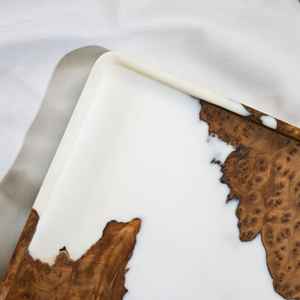 Bandejas Decorativas Recubiertas de Resina Diseñadas para Agregar un Toque Moderno a la Cocina y las Zonas de Comedor Mientras Sirven como Soporte para el Servicio Diario - Product Image 2