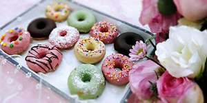 เครื่องทำโดนัทอัตโนมัติไฟฟ้าขนาดเล็กน้ำหนักเบาสำหรับโรงงานใหม่ เครื่องทำรูโดนัท - Product Image 4