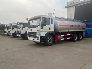 Camión Cisterna de Combustible y Lubricante en Venta, 20000L-35000L, Camión Cisterna de Gasolina Sinotruk en Venta para Transporte de Diésel, Gasolina y Queroseno - Product Image 3