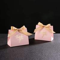 Boîte à dragées de luxe en papier couleur unie avec estampage doré, forme triangulaire, avec ruban, pour cadeaux de remerciement d'anniversaire ou de mariage