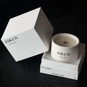 Bougies parfumées AIKUN en cire de soja naturelle dans un pot en céramique, longue durée, avec logo personnalisé, ODM, pour acheteurs de centres de villégiature, de boutiques de cadeaux et de halls d'accueil - Product Image 6