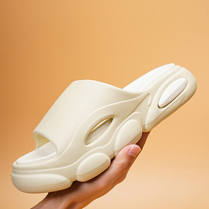Chaussons d'été pour hommes antidérapants à semelle épaisse, chaussures décontractées d'extérieur pour couple, moulées par injection, confortables, style marcher sur les nuages - Product Image 3
