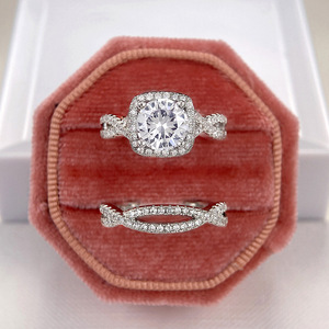 Anello a croce per donna con accenti scintillanti, elegante gioiello da dito alla moda - Product Image 4