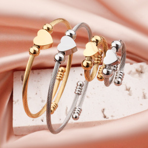 Conjunto de Pulsera y Anillo de Corazón en Acero Inoxidable con Baño de Oro Real de 18K, Estilo Cable, Resistente al Deslustre, para Mujer - Product Image 2
