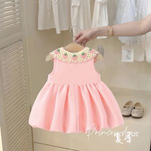 Vestito Rosa Senza Maniche con Colletto all'<span class=keywords><strong>Uncinetto</strong></span> a Forma di Fragola per <span class=keywords><strong>Bambina</strong></span>, Ideale per Occasioni Casual Quotidiane, Appuntamenti e Riunioni Familiari - Product Image 4