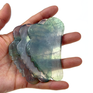 Thérapie d'acupuncture traditionnelle Fluorite arc-en-ciel naturel Gua Sha outils faciaux outil de <span class=keywords><strong>Massage</strong></span> de grattage du corps et du visage avec dent - Product Image 3