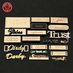 Étiquette métallique personnalisée pour sacs, hijabs, abayas, foulards, chaussures – Logo de marque personnalisé en relief doré – Étiquette métallique personnalisée pour vêtements - Product Image 4