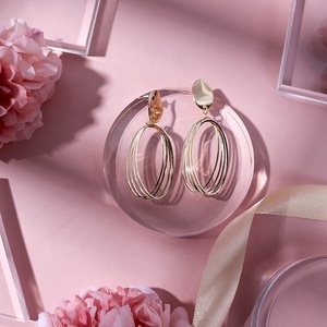 Trasparente acrilico Prop ornamento piatto trasparente di cristallo sfondo <span class=keywords><strong>con</strong></span> cerchio a forma di triangolo rettangolare a forma di fiore del cuore - Product Image 5