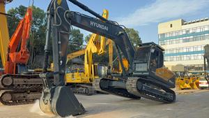 Excavadora de orugas Hyundai 2021 usada, bomba de motor Cummins, modelo, de 30 toneladas peso operativo, 6 meses de garantía, barata a la venta - Product Image 3