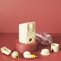 Mangeoire à eau suspendue automatique pour oiseaux Bol en plastique écologique pour petits oiseaux Conception facile à nettoyer Batterie de charge pour cages extérieures