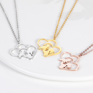 Collana con Ciondolo a Doppio Cuore Cavo per la Festa della Mamma, in Acciaio Inossidabile Placcato Oro 18K, per Mamma e Bambino - Product Image 2