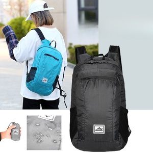 Venta al por mayor impermeable ligero logotipo personalizado Casual deportes escuela plegable bolsa de viaje mochilas para hombres mujeres - Product Image 3