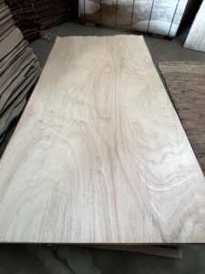 Natural <strong>Red</strong> <strong>Olive</strong> <strong>Veneer</strong> Plywood 4x7-5x10ft Industrial Durable &amp; Eco-Friendly Thickness 0.3-2mm - Product Image 1