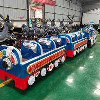 Train touristique d'amusement extérieur à 12 places pour les stations balnéaires, train électrique amusant à l'intérieur des centres commerciaux, train sans rails pour enfants