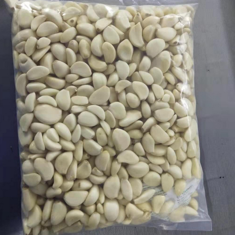 Китайский белый свежий очищенный чеснок, цена 1 кг, вакуумный пакет