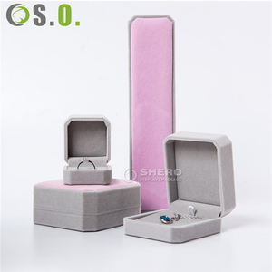 Caja de Joyería de Terciopelo de Lujo Premium de Alta Gama con Bordes Redondeados, Color y Tamaño Personalizados para Anillos, Colgantes, Collares, Pendientes y Joyería Fina - Product Image 1