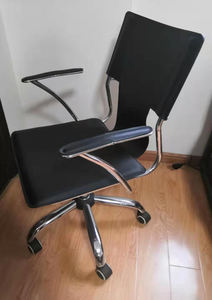 Silla de escritorio de recepción con brazos estrechos, marco de metal y cuero, acabado duro - Product Image 5