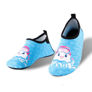 Prix usine enfants chaussures de natation chaussures d'eau à séchage rapide antidérapant peau d'eau pieds nus chaussures de sport Aqua chaussettes pour garçons filles tout-petits - Product Image 4