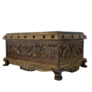 Chaise de salle à manger personnalisée en bois massif poli et sculpté Tradebyd Premium, meubles faits à la main, artisanat du bois, boîtes en bois et enseignes murales - Product Image 1