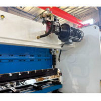 Presse plieuse électro-hydraulique 4+1 axes ETC-16T 80T2500 avec contre-plancher flexible pour pièces de forme spéciale