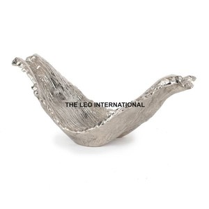 Bol en métal plaqué argent de forme ronde en bois et en aluminium Bol décoratif pour la maison de style fantaisie - Product Image 5