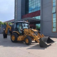 Chargeuse-pelleteuse Cat 420e d'occasion avec moteur de 70 kW de puissance et une capacité de godet de 0,8 m3 à vendre