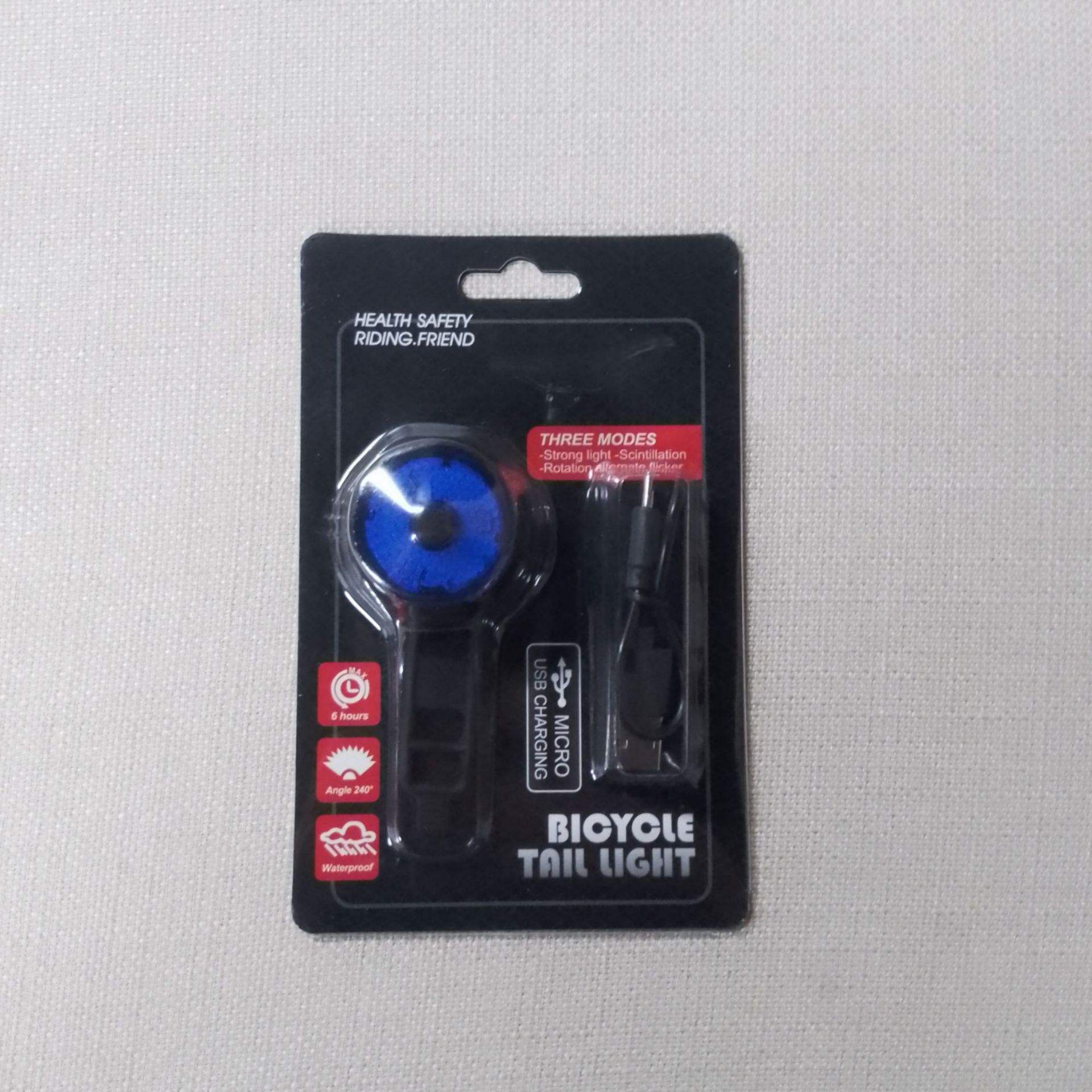 concha azul con luz azul