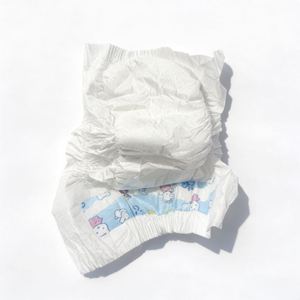 Couche jetable pour animaux de compagnie avec film PE pour chats femelles - Protection contre les fuites et super absorbante - Product Image 4