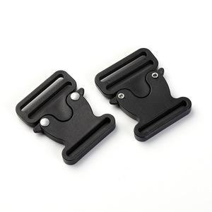 Boucle à dégagement latéral en plastique noir 30 mm pour sacs, accessoire de sangle réglable - Product Image 1