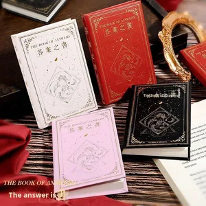 Mini <span class=keywords><strong>Libro</strong></span> <span class=keywords><strong>delle</strong></span> <span class=keywords><strong>Risposte</strong></span> per Ragazzi e Ragazze, Regalo Creativo di Compleanno e per Adulti, Gioco da Tavolo con Copertina Rigida - Product Image 2