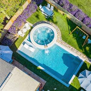 Piscines rectangulaires améliorées pour patios, rassemblements festifs, jardins et hôtels - Product Image 1